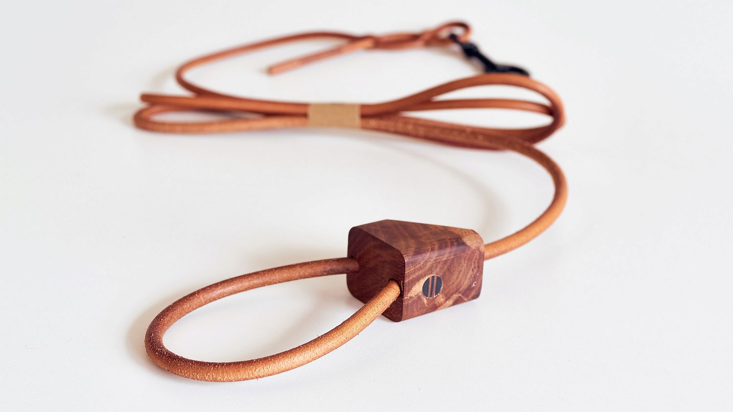 leash. 68348