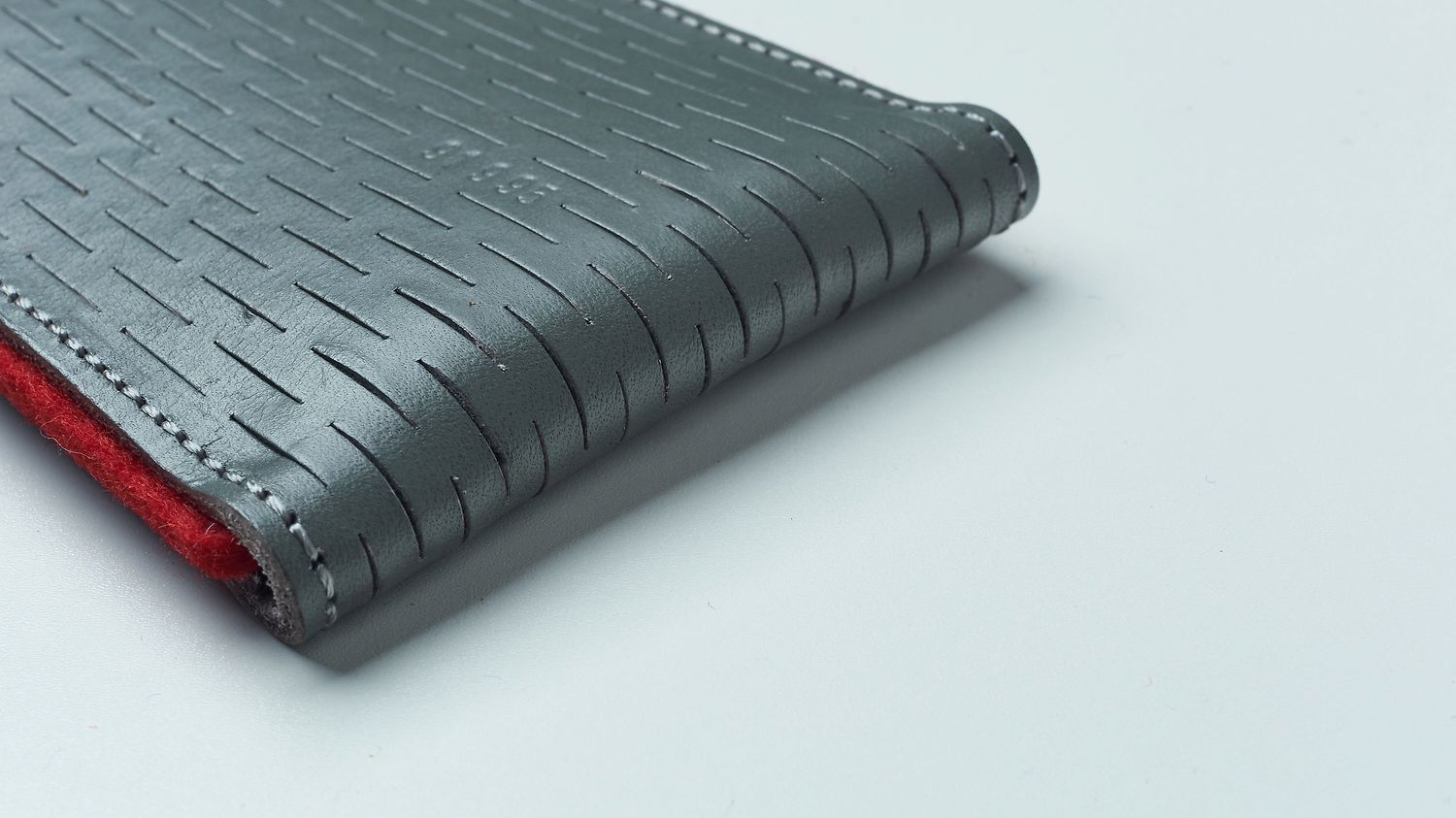 wallet. 91995